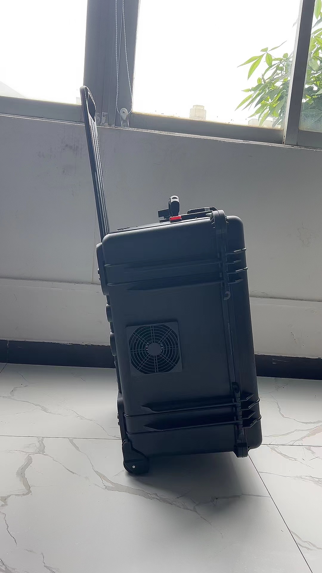 凌河手拉箱型移动通信干扰器